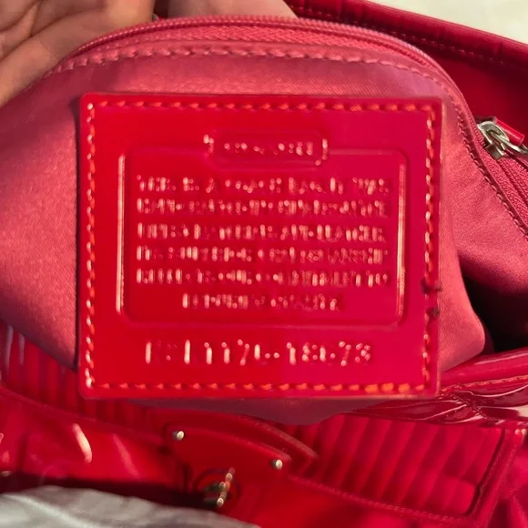Coach Poppy Liquid Glass Red Quilted Shoulder Bag!! Needs TLC Great Bone… - Picture 10 of 16